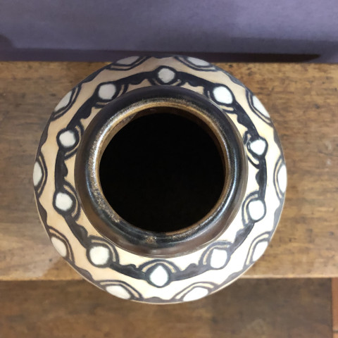 Vase à forme et décor ovoïde Odetta