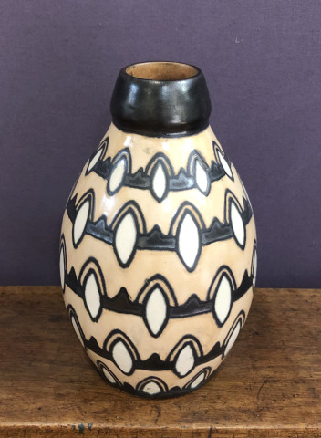 Vase à forme et décor ovoïde Odetta
