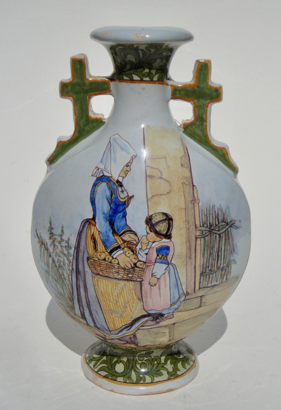 Vase à décor de femme au panier de pommes Port Launay par Porquier Beau
