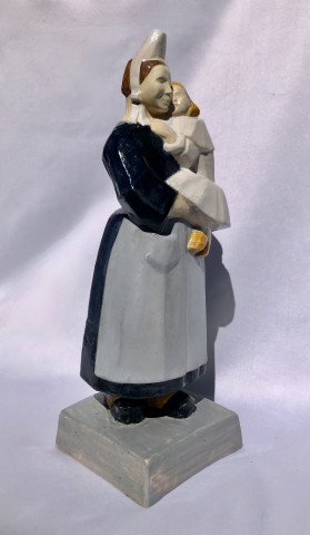  Bigoudène et son enfant
