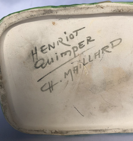 Boîte à décor d’amoureux sur un dolmen