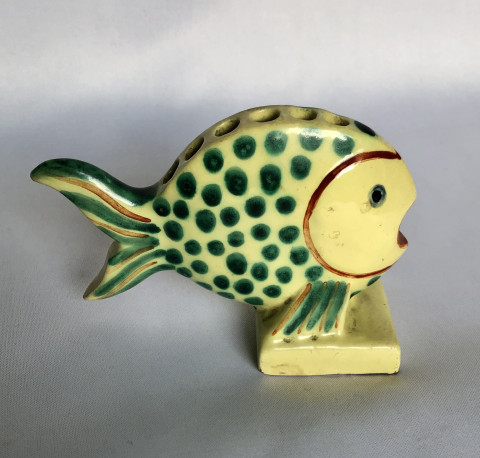 Porte cigarettes en forme de poisson à pois vert