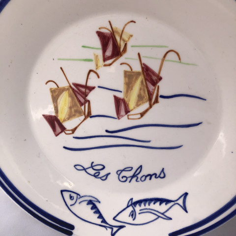 Assiette titrée « Les thons »