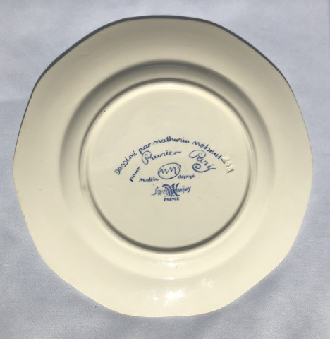 Assiette à décor de Saint Pierre