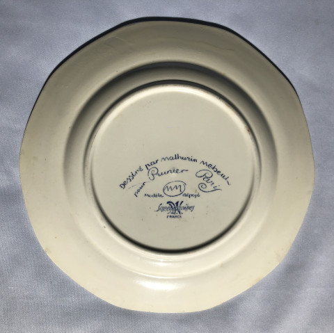 Assiette à décor d’esturgeons