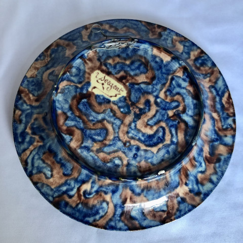 Plat façon Palissy à décor de fruits de mer