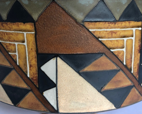 Detail dessins géométriques du vase