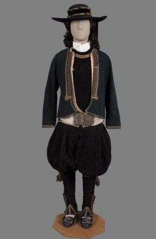 Exemple de costume breton