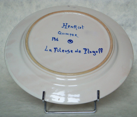 Dos de l'assiette avec signature et titre