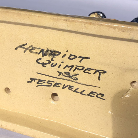 Signatures de la manufacture et l'artiste