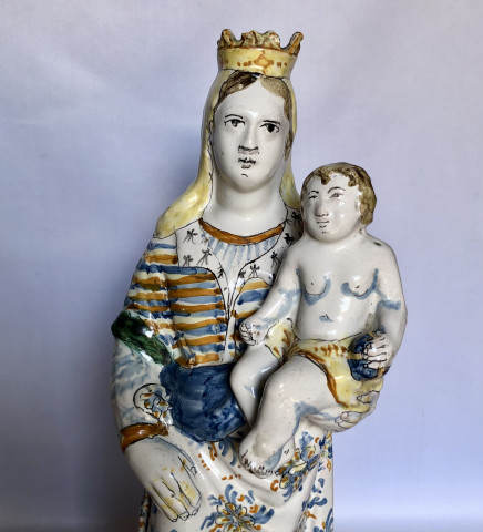 Grande Vierge de Nevers Titrée Santa Maria