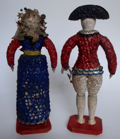 Couple de paludiers en coquillage de dos