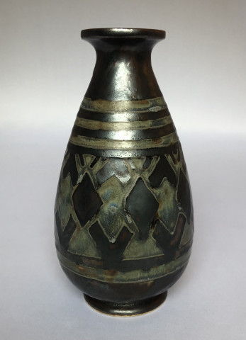 Petit vase à col resseré et décor de losanges par Odetta