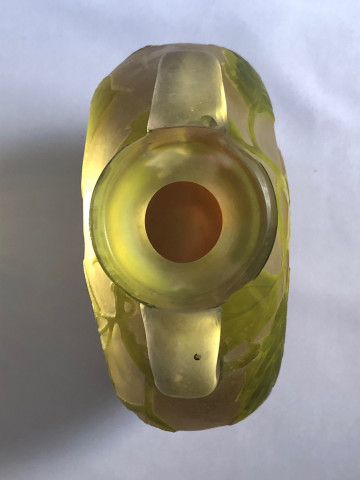Petit vase à décor de branche de tilleul par Émile Gallé