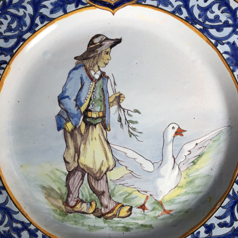 Assiette à décor du gardien d'oie de St Thois (Finistère) Porquier-Beau
