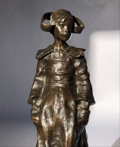 Une jeune bretonne titrée "Yvonne" par Ruth Milles