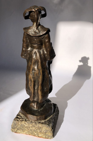 Une jeune bretonne titrée "Yvonne" par Ruth Milles