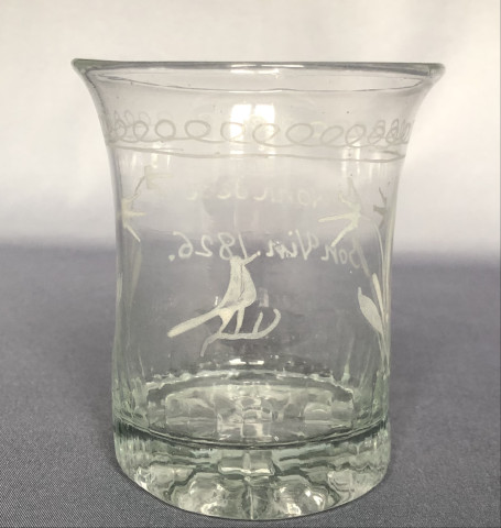 Verre à devise datée 1826