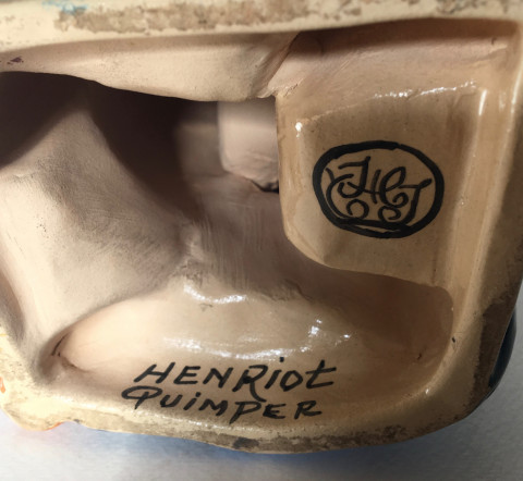 Signature de la manufacture et monogramme de l'artiste