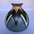 Petit vase à décors géométriques - Période Odetta