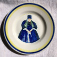 Assiette titrée femme de Ploury par René-Yves Creston