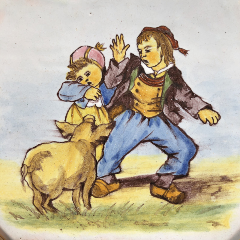 Boîte à décor d’enfants de Locmaria effrayés par un cochon