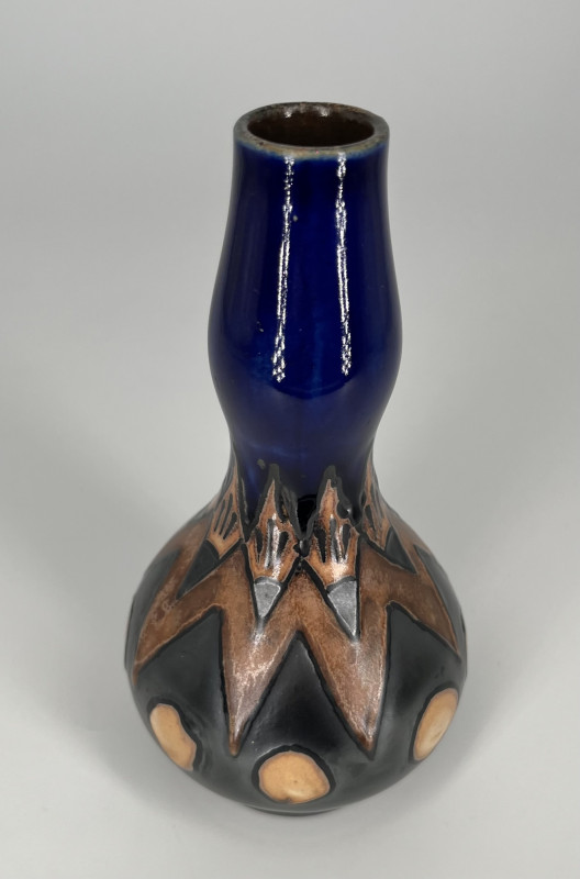 Vase de forme coloquinte à décor géométrique