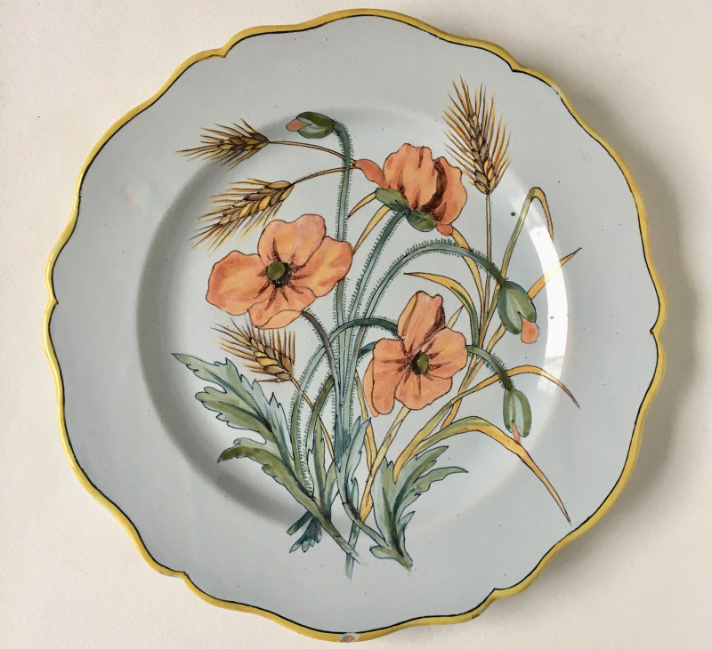 Assiette à décor de coquelicots et de blés