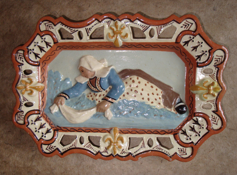 Plaque d'une lavandière par Porquier Beau