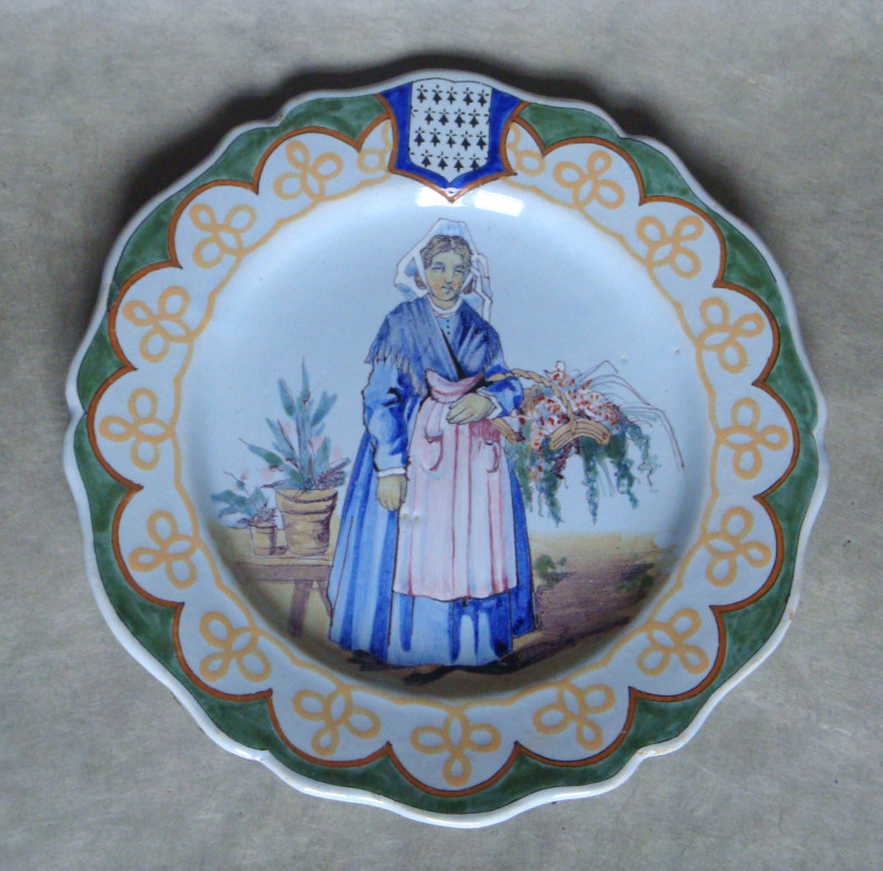 Assiette titrée « Dinan - Tréla » par Porquier Beau
