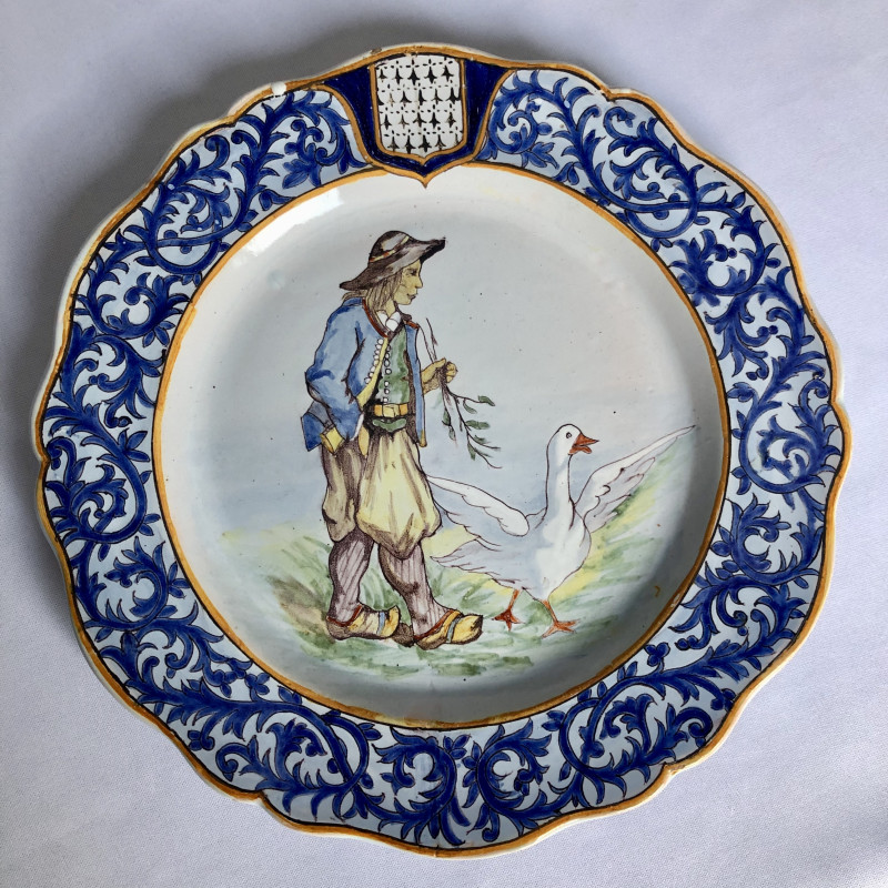 Assiette à décor du gardien d'oie de St Thois (Finistère) Porquier-Beau