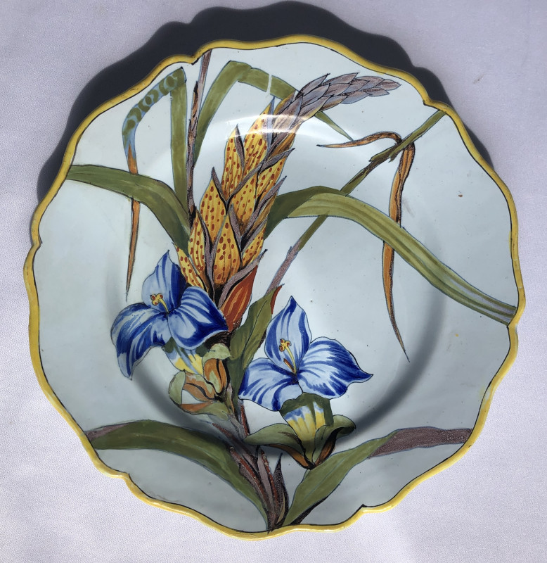Assiette botanique à décor de véronique bleue