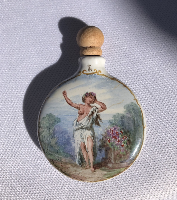 Rare secouette à décor mythologique 