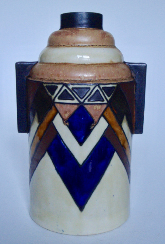 Recto vase Odetta