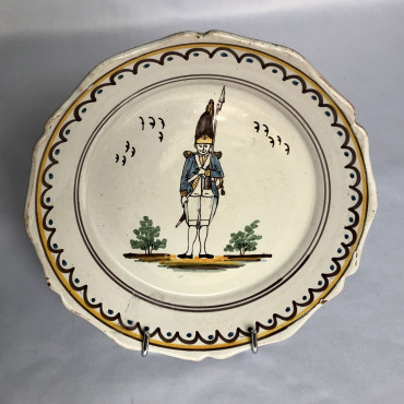 Assiette révolutionnaire à décor de garde national