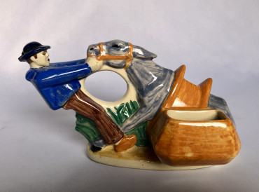 Pot à épices à décor d’un breton et son âne