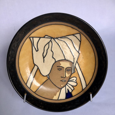 Coupe au portrait de femme de Plougastel