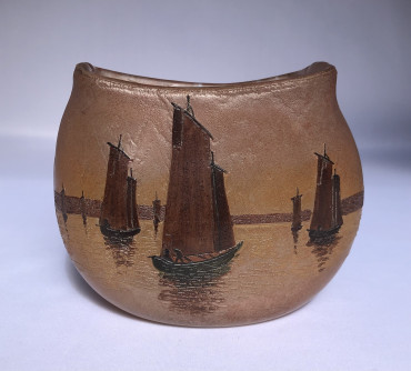 Vase à décor de bateaux par Legras