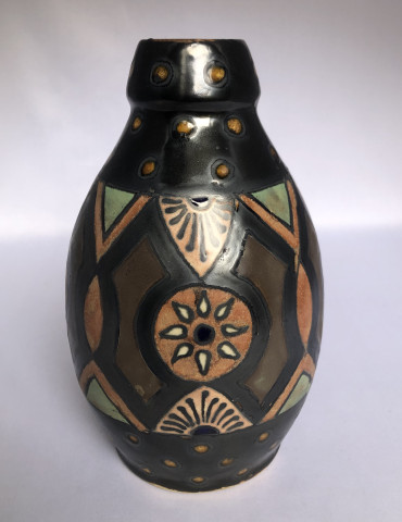 Vases à décor de fleurs stylisées période Odetta